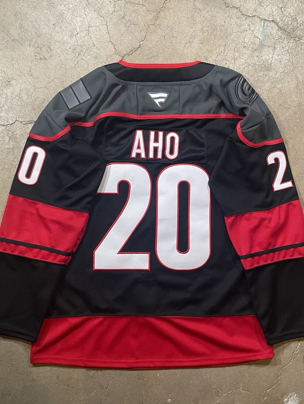 Fanatics Carolina Hurricanes Sebastian Aho #20 NHL Hockey Jersey M